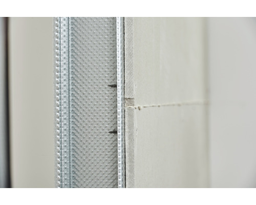 Vue détaillée d''une cloison sèche avec profilé métallique