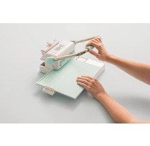 Handstanze zum Lochen von Papier mit zwei Armen und Hebelwirkung