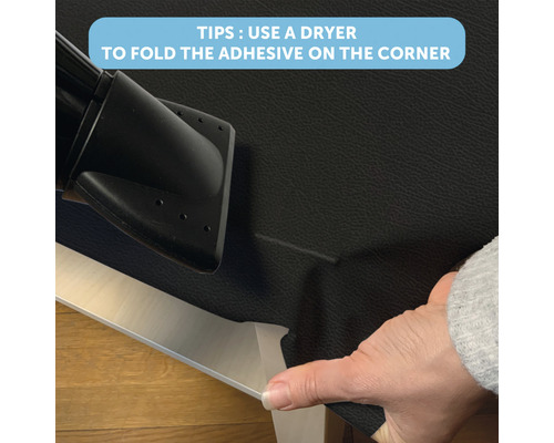 Anwendungstipp: Verwendung eines Föhns zum Umlegen des Klebers an einer Ecke.