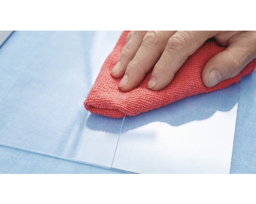 Reinigung von Glas mit einem Reinigungstuch