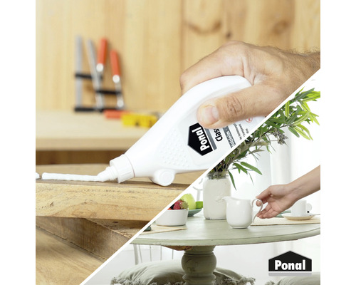 Application de la colle à bois Ponal Classic pour coller du bois et une table restaurée