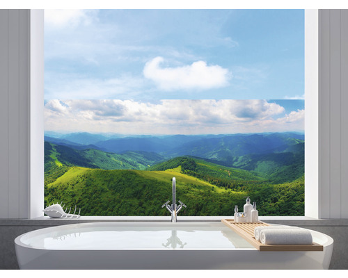 Fensterfolie Venilia Vitrostatic Feldberg 67,5 x 150 cm Badezimmer mit Badewanne und Ausblick auf eine Berglandschaft