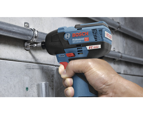 Visseuse à chocs sans fil Bosch GDR 12V-110 en utilisation