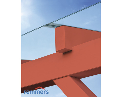 Detailansicht einer Terrassenüberdachung mit Glas und Holzkonstruktion