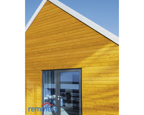 Façade de maison en bois avec double porte et logo Remmers