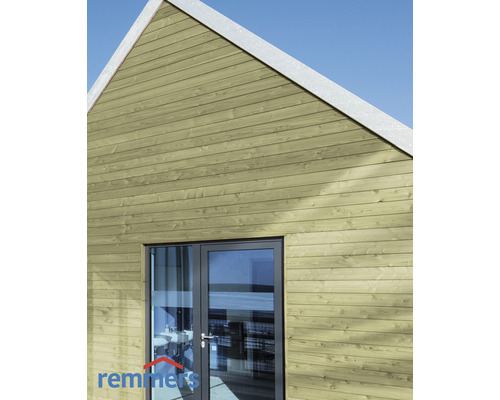 Façade d''une maison avec bardage en bois et logo Remmers