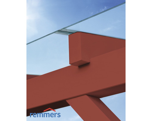 Detailansicht einer Terrassenüberdachung mit Glas und Holzkonstruktion