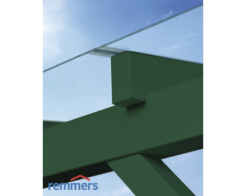 Detailansicht einer Terrassenüberdachung aus Holz und Glas
