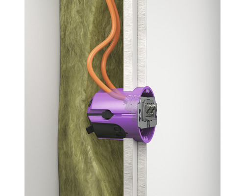 Unterputzdose mit Kabel in der Wandinstallation