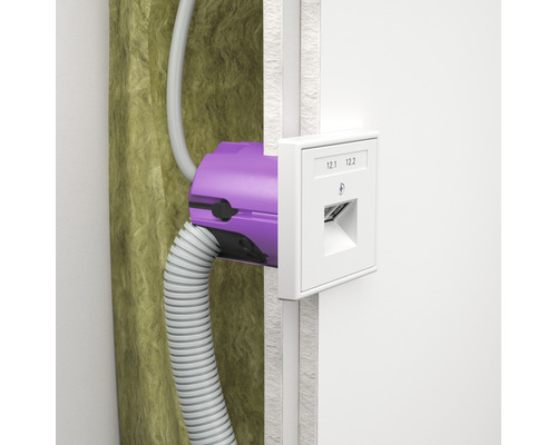 Wandinstallation mit Netzwerkkabel, Dämmwolle und Gerätedose