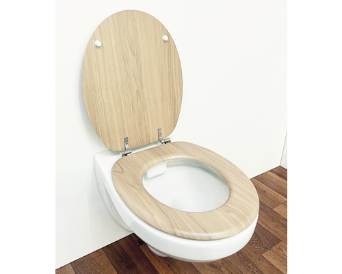 Weißes Wand-Tiefspül-WC mit offenem Holz-Toilettensitz