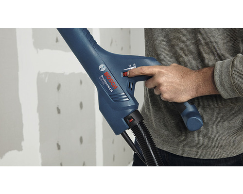 Ponceuse pour cloisons sèches Bosch Professional GTR 550 en utilisation