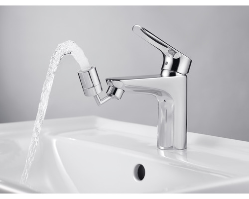 Robinet avec régulateur de jet d''eau sur un lavabo