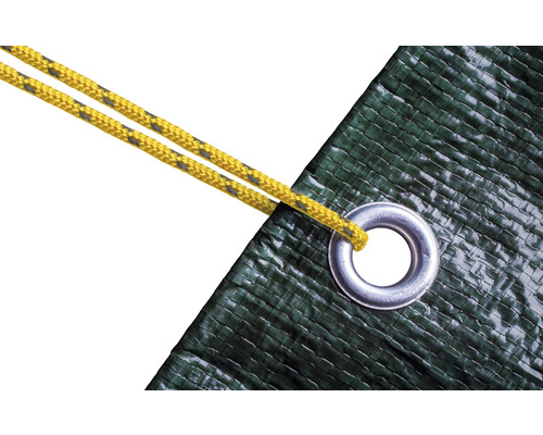 Detailansicht einer Gewebeplane mit Öse und Seil