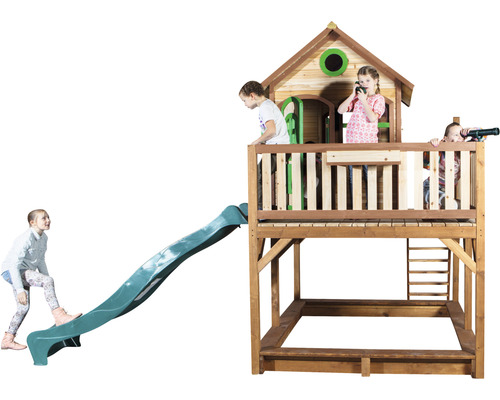 Spielturm mit Rutsche und Sandkasten für Kinder im Garten