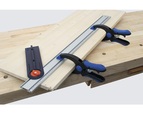 Établi avec rail de guidage, butée angulaire et serre-joints pour le travail du bois