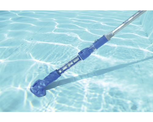 Schwimmbadstaubsauger im Schwimmbad