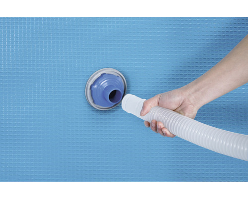 Einbau eines Poolschlauchs in eine Poolfolie