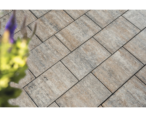 Verlegte Pflastersteine für den Aussenbereich