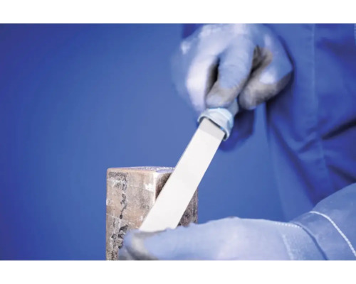 Travail du métal avec un ciseau à bois