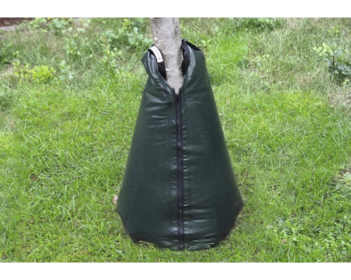 Baumschutztasche mit Reißverschluss auf Rasen