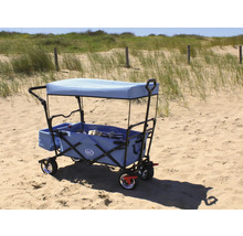 Bollerwagen mit Dach auf Sand
