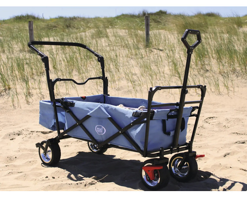Chariot à bras avec deux barres de traction sur le sable