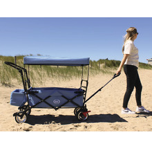 Bollerwagen mit Dach und Zugstange auf Sand