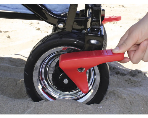 Frein de stationnement sur roue de chariot de plage dans le sable