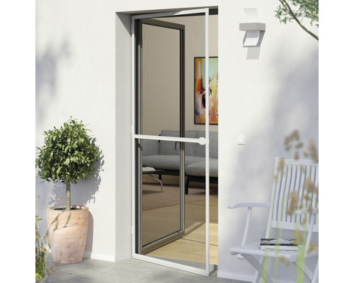 Porte moustiquaire en aluminium ouverte avec poignée