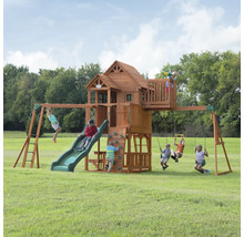 Kinderspielplatz mit Rutsche, Schaukeln, Kletterwand und Spielhaus