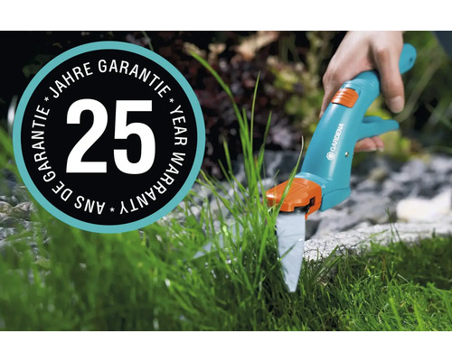 Cisailles à gazon sans fil Gardena coupant l''herbe avec un sceau de garantie de 25 ans