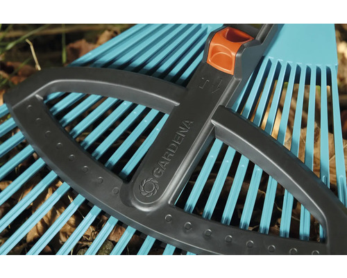 Rateau Gardena avec largeur des dents réglable