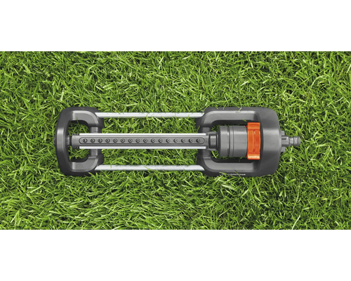 Arroseur oscillant sur gazon