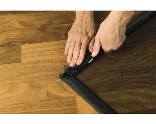 Montage d''une moustiquaire