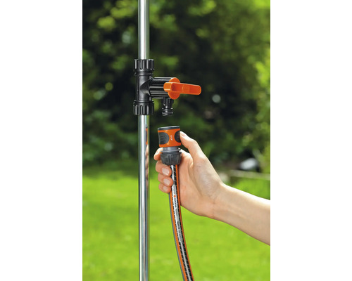 Gartendusche mit Wasserhahn und Schlauchanschluss