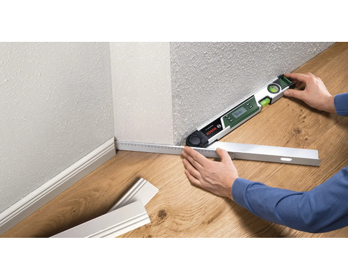 Winkelmesser zur Bestimmung des Winkels zwischen zwei Wänden