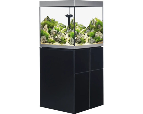 Aquarium avec meuble bas, décoré de plantes et de pierres