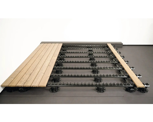 Lames de terrasse sur structure porteuse pour la construction de terrasse