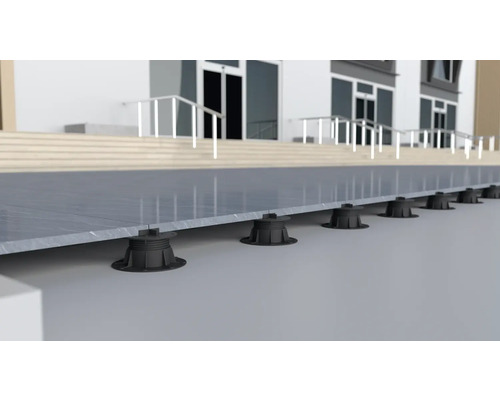 Terrassenplatten auf Stelzlager-System vor einem Gebäude