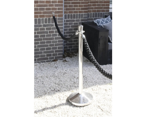 Absperrpfosten mit Kordel zur Wegbegrenzung