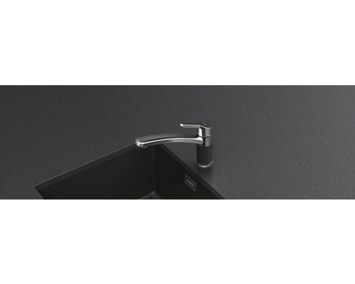 Robinet d''évier sur un évier