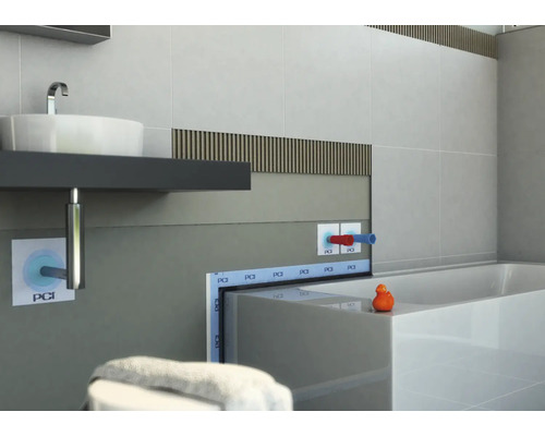 Badezimmer mit Waschbecken, Badewanne und Abdichtungssystem