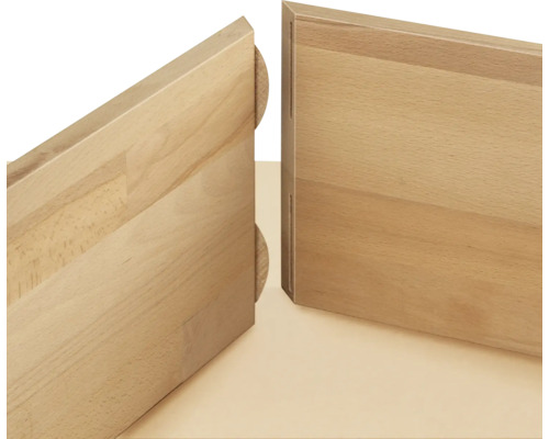 Panneaux en bois avec éléments de connexion pour la construction de meubles