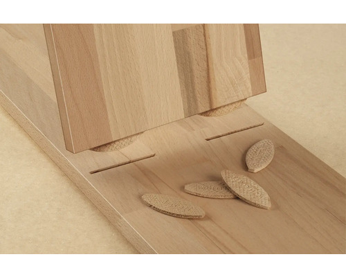 Pièce en bois avec lamelles d''assemblage en bois