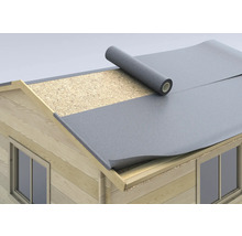 Feutre bitumé posé sur le toit d''un abri de jardin.