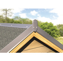 Detailansicht eines Gartenhauses mit Metalldach und Eckverbinder