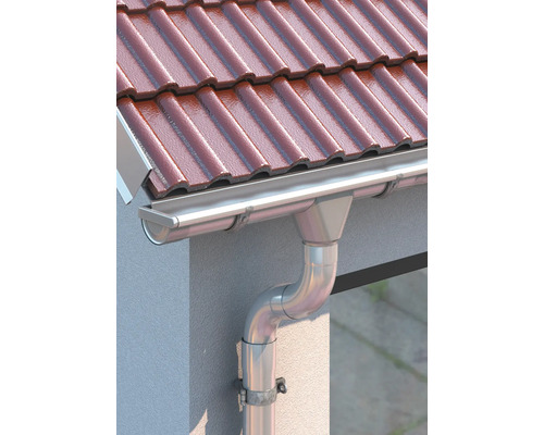 Toit avec tuiles, gouttière et tuyau de descente
