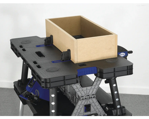 Établi avec boîte en bois fixée