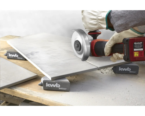 Coupe-carreaux coupant des carreaux avec KWB TriGrips